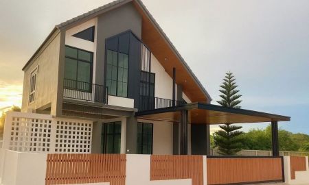 ให้เช่าบ้าน - ให้เช่า บ้านเดี่ยว 2 ชั้น 67 ตรว ติดถนน 2 ด้าน หน้าสวน