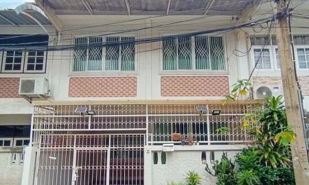 ขายทาวน์เฮาส์ - ขายด่วน ทาวน์โฮม 2 ชั้น หมู่บ้านพระปิ่น 1 ซ.บรมราชชนนี 4 เนื้อที่ 22.5 ตร.ว พื้นที่ใช้สอย 155 ตร.ม