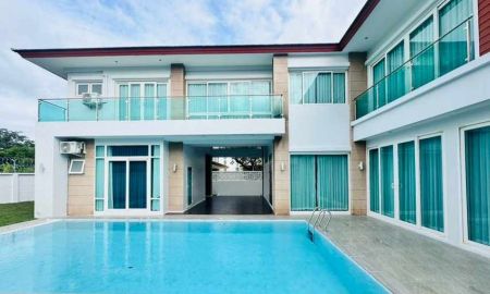 ขายบ้าน - ขายพูลวิลล่าติดทะเล เดินจากบ้านลงทะเลได้เลย หมู่บ้าน ซีบรีซ (แยกกระทิงลาย) พัทยา