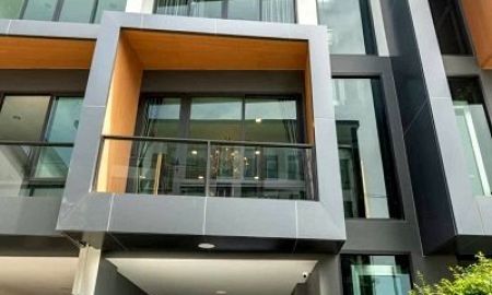 ให้เช่าอาคารพาณิชย์ / สำนักงาน - ให้เช่า Home office 5 ชั้น พร้อมลิฟท์ กรุงเทพกรีฑา 23.20 ตรวใช้ สอย330 ตรมพร้อม EV chargerพร้อมพื้นที่จอดรถ ส่วนกลาง รถยนต์ 208 คัน