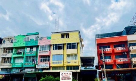 ขายอาคารพาณิชย์ / สำนักงาน - ขายตึกแถวพร้อมกิจการ เคหะร่มเกล้า ลาดกระบัง พื้นที่ 83 ตรว. ขาย19.8ล้านบาท ถนนหลักเคหะร่มเกล้า