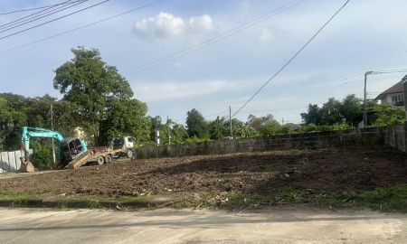 ขายที่ดิน - ขายถูกที่ดินสี่เหลี่ยมผืนผ้าถมแล้ว แถว หมู่บ้านแฮปปี้เพลสพาร์ค ลาดกระบัง เนื้อที่ 119.5 ตรว. ทำเลดี แหล่งชุมชน ใกล้สนามบินสุวรรณภูมิ