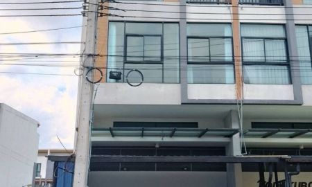 อาคารพาณิชย์ / สำนักงาน - ขายให้เช่า โฮมออฟฟิศ 3 ชั้นครึ่ง โครงการ TRIO ร่มเกล้า มีนบุรี ห้องมุม เพียง 15 นาที ถึงสุวรรณภูมิ 5 นาทีถึงแอร์พอร์ตลิ้งลาดกระบัง