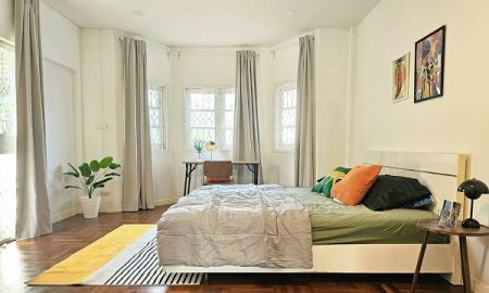 ให้เช่าทาวน์เฮาส์ - ให้เช่าทาวโฮมทาวน์อินทาวน์-ลาดพร้าว 2 ชั้นหลังริมเลี้ยงสัตว์ได้ ใช้สอย120ตรม2 ห้องนอนใกล้The Scene ทาวน์ อิน ทาวน์