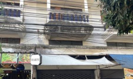 ขายอาคารพาณิชย์ / สำนักงาน - ทาวน์โฮม 2 ชั้นครึ่ง ห้าแยกสันติธรรม ของดี ราคาต่ำกว่าตลาด โครงสร้างแข็งแรง ปรับนิด ขายต่อได้กำไรเห็น ๆ