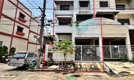 ขายทาวน์เฮาส์ - ขายตามสภาพ ทาวน์เฮ้าส์3ชั้น 29.9ตรว. หลังมุม ม.รัชดา อาคาเดียน เหมาะซื้อไปรีโนเวท ราคาพร้อมคุย