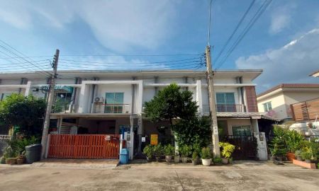 ขายทาวน์เฮาส์ - ขายบ้าน 2 ชั้น หมู่บ้านพฤกษาทาวน์ เพชรเกษม 81