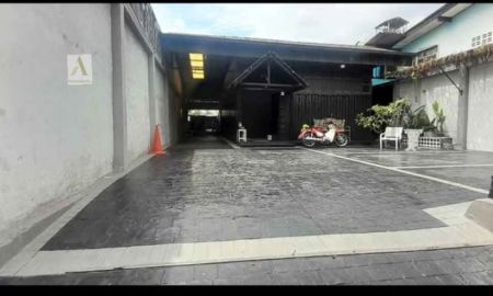 ให้เช่าโรงงาน / โกดัง - ให้เช่าสตูดิโอ โกดัง ออฟฟิศย่านลาดพร้าว พื้นที่ 54 ตร.ว.จอดรถได้ 5 คัน ใกล้เดอะมอลล์ บางกะปิ