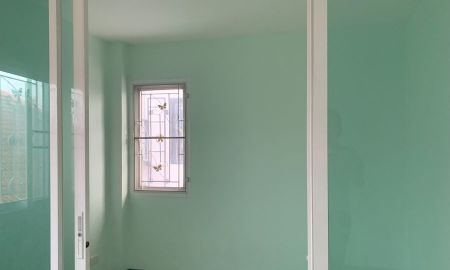 ให้เช่าทาวน์เฮาส์ - ให้เช่า ทาวน์โฮม 3 ชั้น หลังมุม 4 นอน 3 น้ำ ขนาด 35 ตรว. เพียง 50 เมตรจากถนนนวมินทร์ ทำเลทองสุดในย่านนี้