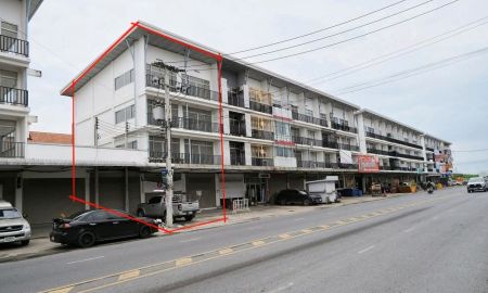 ขายอาคารพาณิชย์ / สำนักงาน - ขายด่วนตึกแถว 3 ชั้น ห้องมุมถนน ในตลาดคลองสี่เมืองใหม่ ทำเลทองสำหรับการค้า 50 ตรว คลองหลวง ปทุมธานี