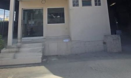 ให้เช่าโรงงาน / โกดัง - ให้เช่า โรงงาน / โกดัง / คลังสินค้า พร้อมอาคารสำนักงาน ติดถนนใหญ่ 4 เลน พื้นที่ 900 ตร.ม. ย่านลาดหลุมแก้ว ปทุมธานี ทำเลทองแห่งการขยายกิจการ