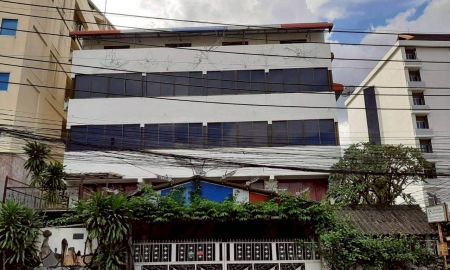 ขายอาคารพาณิชย์ / สำนักงาน - ขายด่วน อาคารพาณิชย์ 4 ชั้นพร้อมที่ดิน +บ้านชั้นเดียว1หลัง แปลงมุม เนื้อที่ 95.8 ตรว.ถนน ศิริมังคลาจารย์ ถนนนิมมานเหมินท์ 13น่าลงทุน