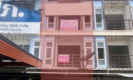 ขายอาคารพาณิชย์ / สำนักงาน - อาคารพาณิชย์ 3 ชั้น หน้านิคมปิ่นทอง 1 ศรีราชา ติดถนนเลียบมอเตอร์เวย์ ใกล้ตลาดแหล่งของกินของใช้