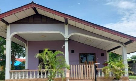 ขายบ้าน - ขายบ้านเดี่ยวชั้นเดียว หมู่บ้านหางแขยง สไตล์ไทย - ยุโรป 3 หลัง เริ่มต้น 2 งาน ติดถนนใหญ่ พร้อมเฟอร์นิเจอร์ ต.หางน้ำสาคร ชัยนาท