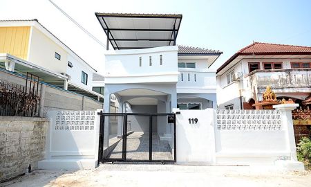 ขายบ้าน - ขาย บ้านแฝด 2 ชั้น 38 ตารางวา ซอยเทิดราชัน 17