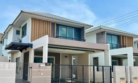 ขายบ้าน - ขายบ้านสวย 2 ชั้น หลังใหญ่ ใกล้นิคมแหลมฉบัง ศรีราชา ชลบุรี