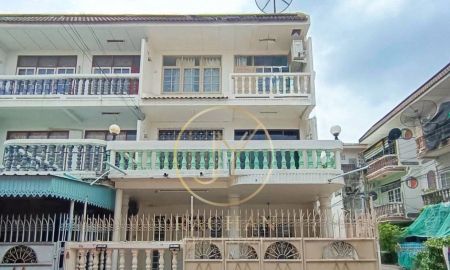 ขายทาวน์เฮาส์ - ขายด่วน ทาวน์โฮม 3 ชั้น หลังมุม ซ.จรัญสนิทวงศ์ 34/2 เนื้อที่ 22 ตร.ว พื้นที่ใช้สอย 175 ตร.ม