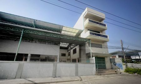 ขายโรงงาน / โกดัง - ขายด่วน!! ออฟฟิศ 4 ชั้น พร้อมโกดัง ทำเลดี ใกล้ฟิวเจอร์พาร์ค รังสิต