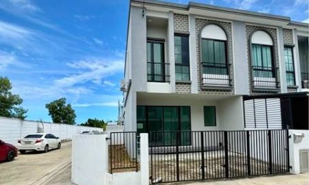 ให้เช่าทาวน์เฮาส์ - รร.สารสาสน์วิเทศศึกษา 900 ม.4 นอน คฤหาสน์ ตลาดประชาอุทิศ90 1.8กม. ให้เช่าทาวน์โฮม 2 ชั้นหลังมุม 26ตร.วา. 206ตร.ม. QUEENS 2 น้ำ