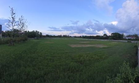 ขายบ้าน - ขายบ้านเดี่ยวทรงตึกติดถนน พร้อมเข้าอยู่ ใกล้แหล่งของกิน ไม่แอร์อัด