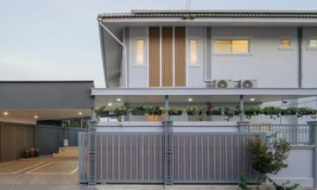 ขายบ้าน - Pool Villa หมู่บ้านเวิร์ลคลับแลนด์ พื้นที่ใหญ่ พร้อมสระว่ายน้ำ บ้านตกแต่งใหม่ทั้งหลัง พื้นหินจริงทั้งหมด ดูหรูและเย็นสบาย