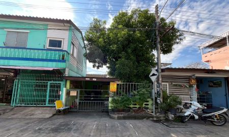 ขายทาวน์เฮาส์ - ขายบ้านชั้นเดียว หมู่บ้านรัตนโกสินทร์ 200 ปี รังสิต-ปทุมธานี14 ซอย 8 ใกล้สถานีรถไฟฟ้าสายสีแดงรังสิต