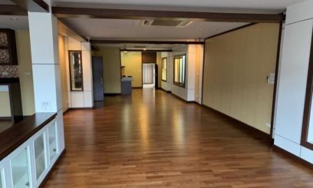 ให้เช่าอาคารพาณิชย์ / สำนักงาน - อาคารพาณิย์ 3คูหาให้เช่า ถนนจันทน์วัดไผ่เงิน พร้อมเครื่องปรับอากาศ เหมาะแก่การทำออฟฟิศหรือร้านอาหารราคาถูกมากเจ้าของประกาศเอง 50,000ต่อเดือน