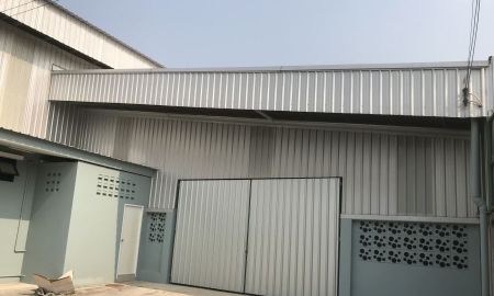 ให้เช่าโรงงาน / โกดัง - โกดังให้เช่าใกล้บางแสน-จตุจักรชลบุรี พื้นที่ประมาณ 250 ตร.ม. พร้อมใช้งาน