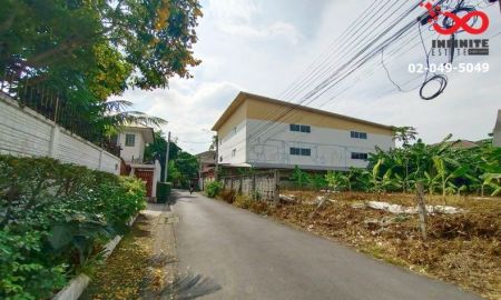 ขายโรงงาน / โกดัง - ขายตึก 3 ชั้น 900ตรม.พร้อมที่ดิน 200ตรว.ลาดปลาเค้า 14 ลาดพร้าว