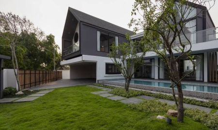 บ้าน - ขาย / เช่าบ้านพูลวิลล่าหรู เชียงใหม่ พูลวิลล่าหรู สไตล์โมเดิร์น ใกล้เมือง เป็นส่วนตัว เงียบสงบ พร้อมสระว่ายน้ำส่วนตัว