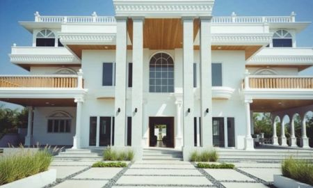 ขายบ้าน - นิคมอุตสาหกรรมลาดกระบัง ขายคฤหาสน์ บ้าน 3.5 ชั้น กว้างใหญ่ 280 ตร.วา. 608 ตร.ม.รพ.นพรัตนราชธานี คุ้มเกล้า 1.9 กม. ติดทะเลสาบ 5นอน 5 น้ำ