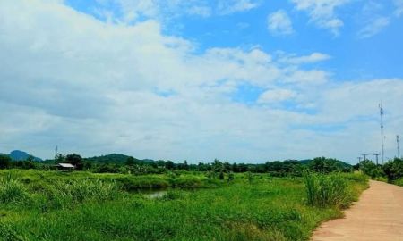 ขายที่ดิน - ขายที่ดินสวย ติดถนน วิวภูเขา อำเภอบ้านไร่ อุทัยธานี เหมาะอยู่อาศัย ทำบ้านสวน