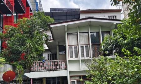 ขายที่ดิน - ที่ดินพร้อมสิ่งปลูกสร้าง89วา สุขุมวิท22 ซ.สายน้ำทิพย์3