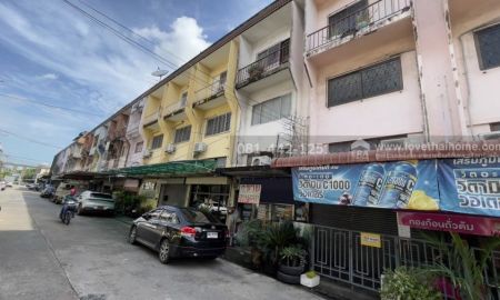ขายอาคารพาณิชย์ / สำนักงาน - ขายตึกแถว3.5ชั้น ซอยเสรีไทย81 พื้นที่12ตรว. ขาย2.5ล้าน ห่างถนนเสรีไทยเพียงแค่40มตร ถ้าชอบต่อรองได้ค่ะ