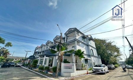 ขายอาคารพาณิชย์ / สำนักงาน - ขายโฮมออฟฟิศ 3 ชั้น 129.5 ตารางวา 5 คูหา หมู่บ้านกรุงทอง โครงการ 5 ซอยนวมินทร์ 111 แยก 1 (เกษตร นวมินทร์)