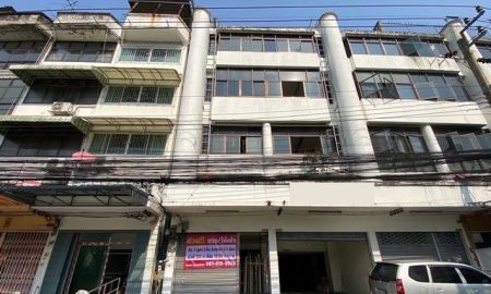 ขายอาคารพาณิชย์ / สำนักงาน - ขายตึก 3 คูหา 5 ชั้น เนื้อที่ 135 ตรว. ซอยรามคำแหง 42 บางกะปิ กรุงเทพ