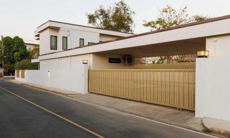 บ้าน - ขาย/ให้เช่าพูลวิลล่าหรูสไตล์โมเดิร์น ถนนมหิดล ป่าแดด เชียงใหม่