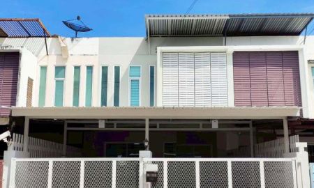 ขายทาวน์เฮาส์ - ทาวน์โฮม ม. ไลฟ์บางนา ซอยมหาชัย บางพลี ใกล้เมกาบางนา รีโนเวทใหม่ ฟรีโอน