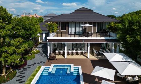 ขายบ้าน - บ้านพูลวิลล่าลักซ์ชัวรี่ระดับพรีเมียม พร้อมเฟอร์นิเจอร์ครบครัน ราคา 64.9 ล้านบาท