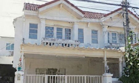 ขายทาวน์เฮาส์ - ขายถูกทาวน์เฮ้าส์มุม 2 ชั้น หมู่บ้านทรงพล ซ.ลำลูกกา 13 เนื้อที่ 17 ตรว. มี 2 นอน 2 น้ำ รีโนเวทใหม่ ราคา 1,690,000 บาท สินเชื่อฟรี