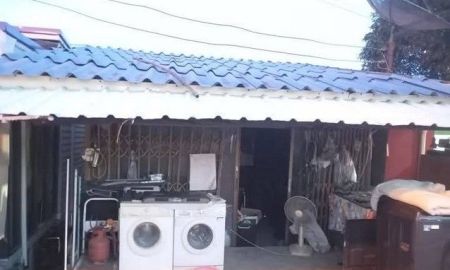 ขายทาวน์เฮาส์ - ที่ดินพร้อมสิ่งปลูกสร้าง ติดถนน 4 เลน ถนนบางปะอินสายใน ราคาไม่ถึงล้าน น้ำท่วมไม่ถึงบ้าน ทำเลสามารถเปิดร้านเล็กๆได้