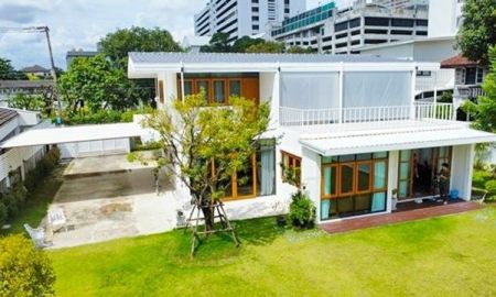 ให้เช่าบ้าน - ลาดพร้าว 1-15 คฤหาสน์สุดหรู 2 ชั้น พร้อมสนามหญ้าใหญ่ 265ตร.วา. ศาลแพ่ง รัชดา 19-25 MRTลาดพร้าว 800ม.