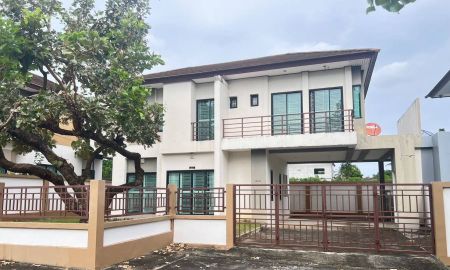 ให้เช่าบ้าน - ให้เช่า บ้านเดี่ยว 2 ชั้น 50 ตร.วา รีโนเวทใหม่ ติดถนนสุขุมวิท เพียง 50 ม. ( ให้เลี้ยงสัตว์ได้ )