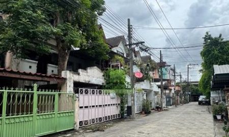 ขายทาวน์เฮาส์ - ขายทาวน์โฮม 3 ชั้น ลาดพร้าว 64 เนื้อที่ 24 ตร.ว บิ้วอินท์สวย ทำเลใจกลางลาดพร้าว ใกล้ MRT & เลียบด่วน