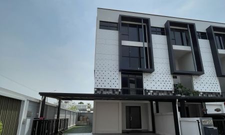 ให้เช่าบ้าน - ให้เช่า โฮมออฟฟิศ The Harmoney รามอินทรา 62 4 ชั้น หลังริม ใกล้รพ.สินแพทย์ รถไฟฟ้าสีชมพู แฟชั่นไอส์แลนด์