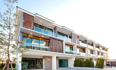 ให้เช่าทาวน์เฮาส์ - ให้เช่า ทาวโฮม3ชั้นใกล้เดอะมอลล์บางกะปิขนาด220 ตรม 4 ห้องนอน3 ห้องน้ำ5 แอร์เฟอร์เครื่องใช้ไฟฟ้าครบ