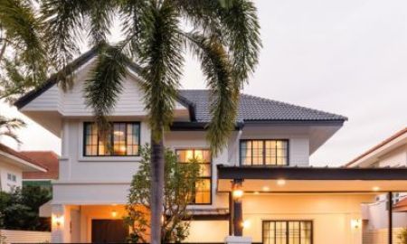 ขายบ้าน - บ้านเดี่ยว พิมุกต์ 4 พร้อมอยู่ รีโนเวทใหม่ทั้งหลัง สวยใหม่กริ๊บทุกมุม ทำเล หลัง ม.พายัพ ใกล้ห้าง Central Festival