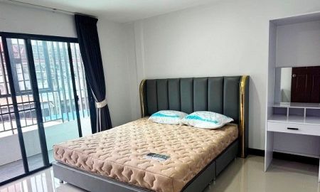 ให้เช่าทาวน์เฮาส์ - ให้เช่าทาวเฮ้าส์ ห้วยขวาง 20ตรวใกล้ MRTห้วยขวาง 3ห้องนอน 2ห้องน้ำเฟอร์นิเจอร์ครบทุกห้อง ห้องครัว โซฟา เตาดูดควัน โต๊ะทานอาหาร ตู้เย็น เตียงนอน