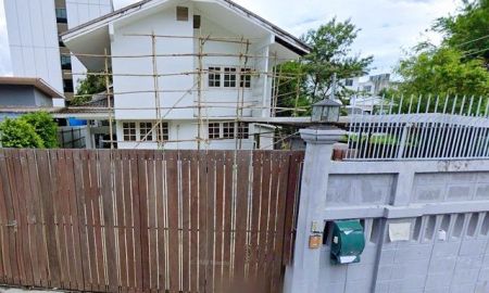 ให้เช่าบ้าน - ลาดพร้าว 40-48 5นอน MRT ภาวนา 200ม. ให้เช่าบ้านเดี่ยวสุดหรู 2 ชั้น หลังใหญ่ สภาพดี พร้อมเฟอร์ฯ 4 น้ำ ตลาดโชคชัย 4 1.4 กม.เดินทางง่าย