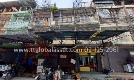 ขายอาคารพาณิชย์ / สำนักงาน - ตึกพาณิชย์ 3 ชั้น เนื้อที่ 11 ตารางวา ซอยตลาดอมรพันธ์